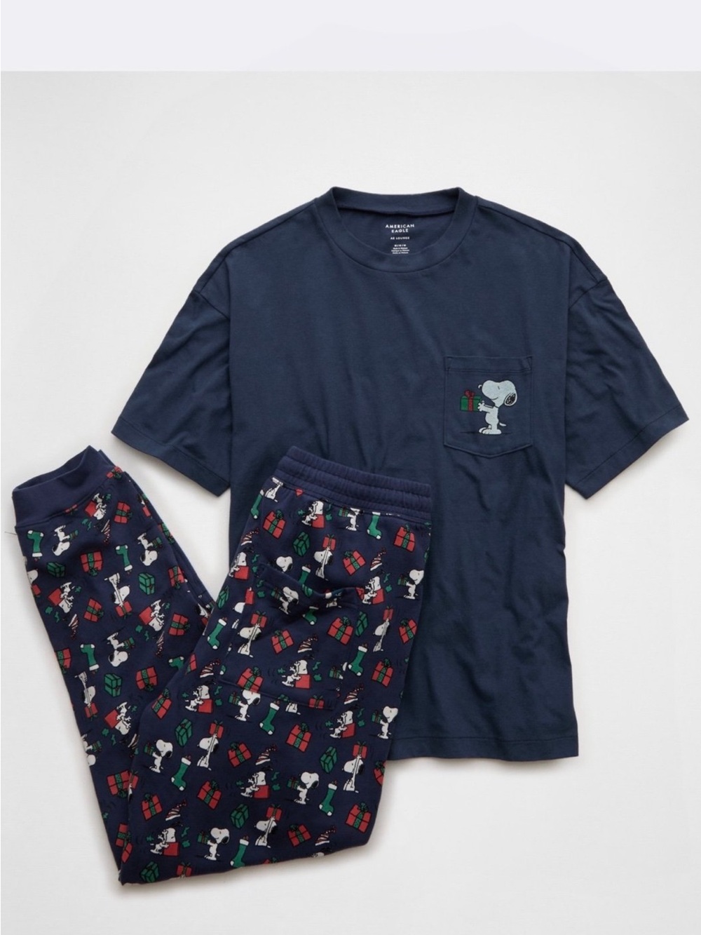 Brand new Unisex Small AE Snoopy Lounge Jogger & Graphic T-shirt Set